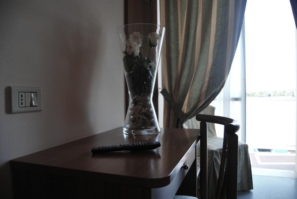 Hotel Acerboli Rimini Oda fotoğraf